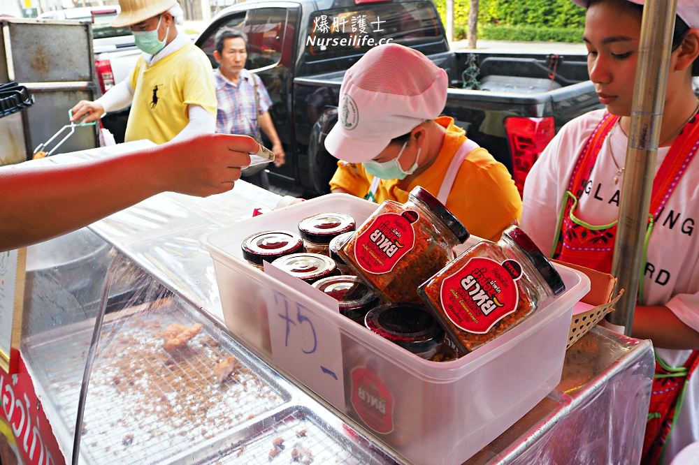 曼谷BTS Chit Lom 奇隆站必吃排隊早餐：炸雞、炭烤吐司、手標泰奶 - nurseilife.cc