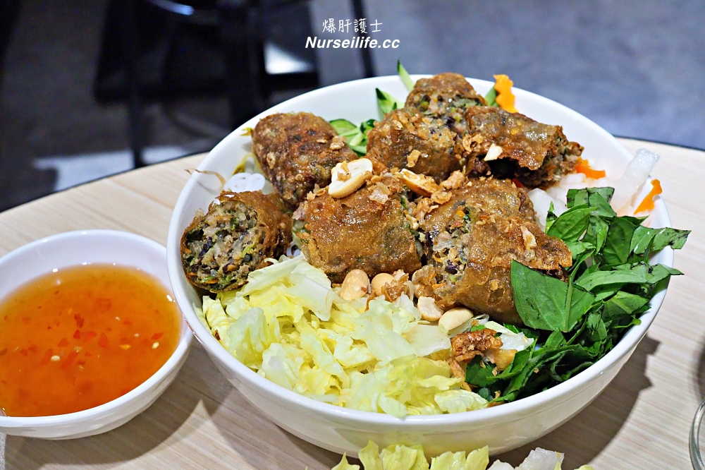 紅心台越料理｜振興醫院附近，一堆人點炒飯和麵線的平價大份量越南料理 - nurseilife.cc