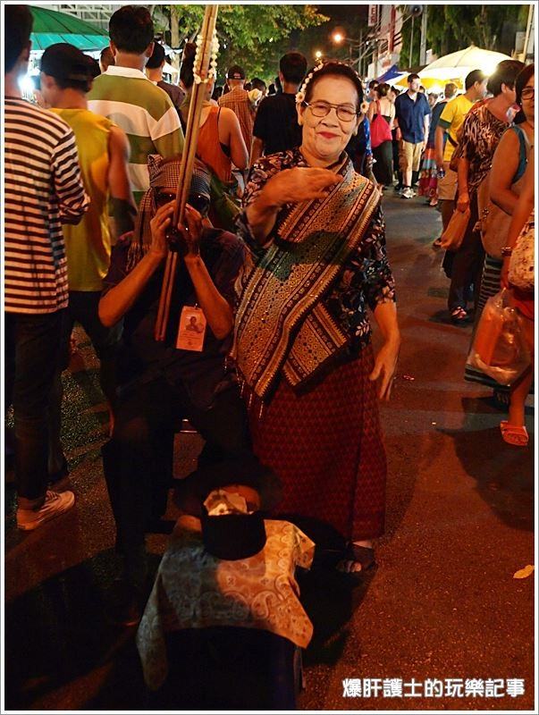 【泰國清邁】Chiang Mai Sunday Walking Street週日步行街逛到腿殘、買到手痠令人崩潰的週末市集 - nurseilife.cc